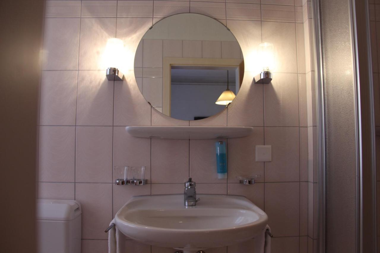 Hotel Zum Schwarzen Löwen Altdorf Zewnętrze zdjęcie