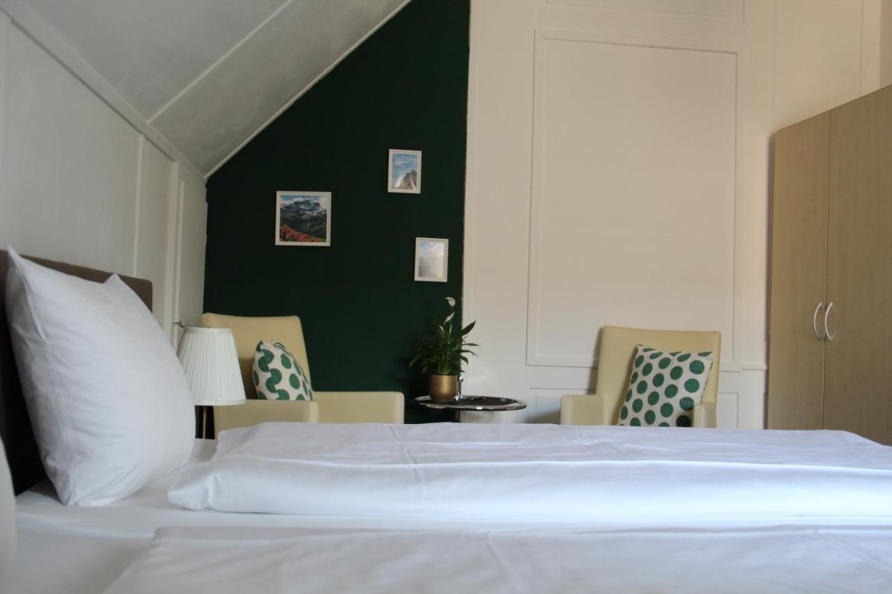 Hotel Zum Schwarzen Löwen Altdorf Zewnętrze zdjęcie