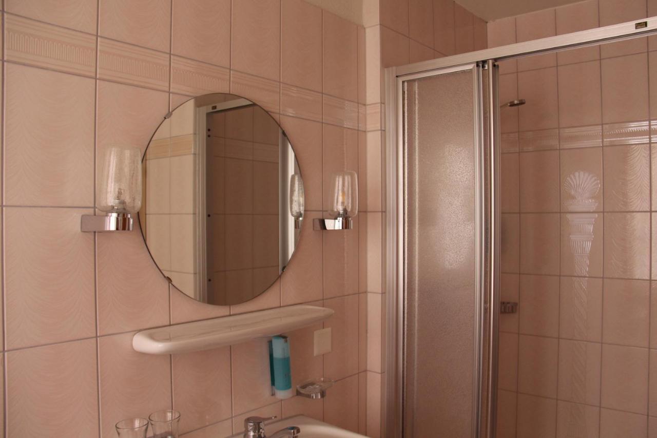 Hotel Zum Schwarzen Löwen Altdorf Zewnętrze zdjęcie